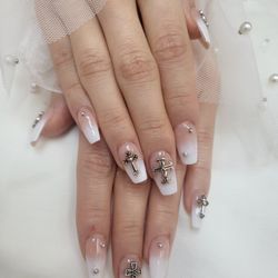 Hana Nail