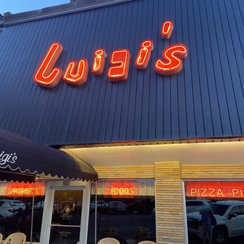 Luigi's - Luigi's Midcentury Modern sign and facade - Italian Near Me - Augusta, Georgia