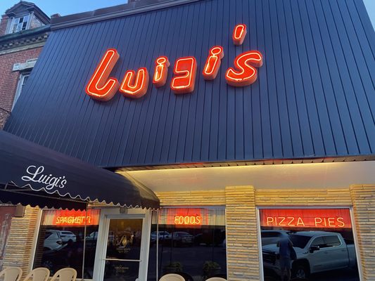 Luigi's by null