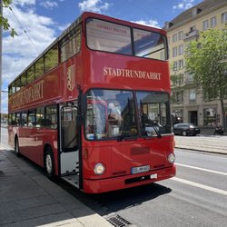 Dresdner Stadtrundfahrt - Die Roten Doppeldecker - Große Stadtrundfahrt Dresden-Die Roten Doppeldecker live moderiert und sehr zu empfehlen