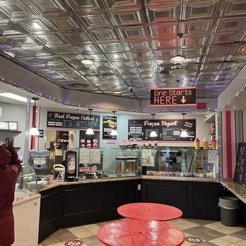 Campbell Creamery - Inside - Ice Cream & Frozen Yogurt Near Me - Campbell, California