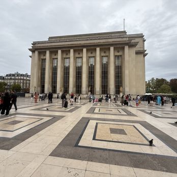 Place du Trocadéro - Photo 6: Palais de Chaillot - Public Plazas Near Me - Paris, 75 Place du Trocadéro - Photo 6: Palais de Chaillot - Public Plazas Near Me - Paris, 75