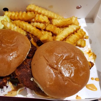 Dave's Hot Chicken - double slider combo with Reaper sauce - Chicken Shop Near Me - Toronto, Ontario