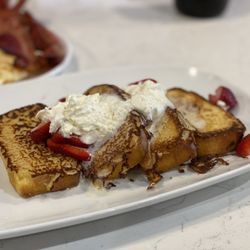 Another Broken Egg Cafe - Strawberry Pound Cake French Toast