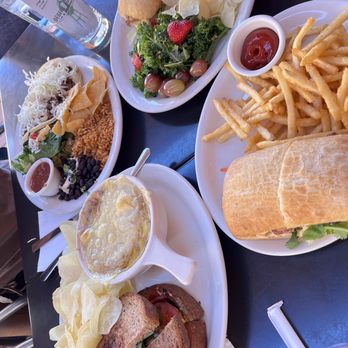Desert Edge Brewery - Chicken curry sandwich, portobello mushroom sandwich, carne asada taco - Pubs Near Me - Salt Lake City, Utah Desert Edge Brewery - Chicken curry sandwich, portobello mushroom sandwich, carne asada taco - Pubs Near Me - Salt Lake City, Utah