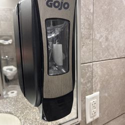 Burlington - Empty soap dispenser and the only toilet paper they had was chillin on the ground. No thanks....