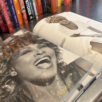 Kindred Stories - Bookstores Near Me - Houston, Texas
