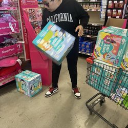 Family Dollar - Proceeded to offload my items in my cart even while I was asking her why she was doing so? Then reloaded and off loaded again..