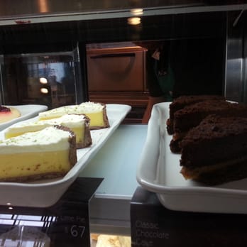 Starbucks - Los nuevos Classic Chocolate Cake + Key Lime Pie - Coffee & Tea Near Me - Buenos Aires, C