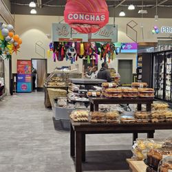 Northgate Market - Conchas and other breads