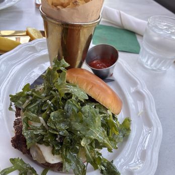 Chéri Rooftop - Cherri Burger - Lounges Near Me - Las Vegas, Nevada