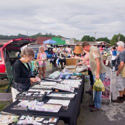 poorman's flea market - Have some Sunday Fun.