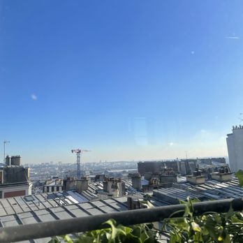 LouLou Montmartre - Table view - French Near Me - Paris, 01