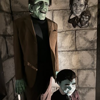 Tom Devlin's Monster Museum - Art Museums Near Me - Boulder City, Nevada