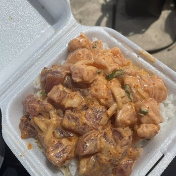 Ono Seafood - Half spicy ahi/ half spicy salmon over rice with shoyu - Seafood Near Me - Honolulu, Hawaii Ono Seafood - Half spicy ahi/ half spicy salmon over rice with shoyu - Seafood Near Me - Honolulu, Hawaii