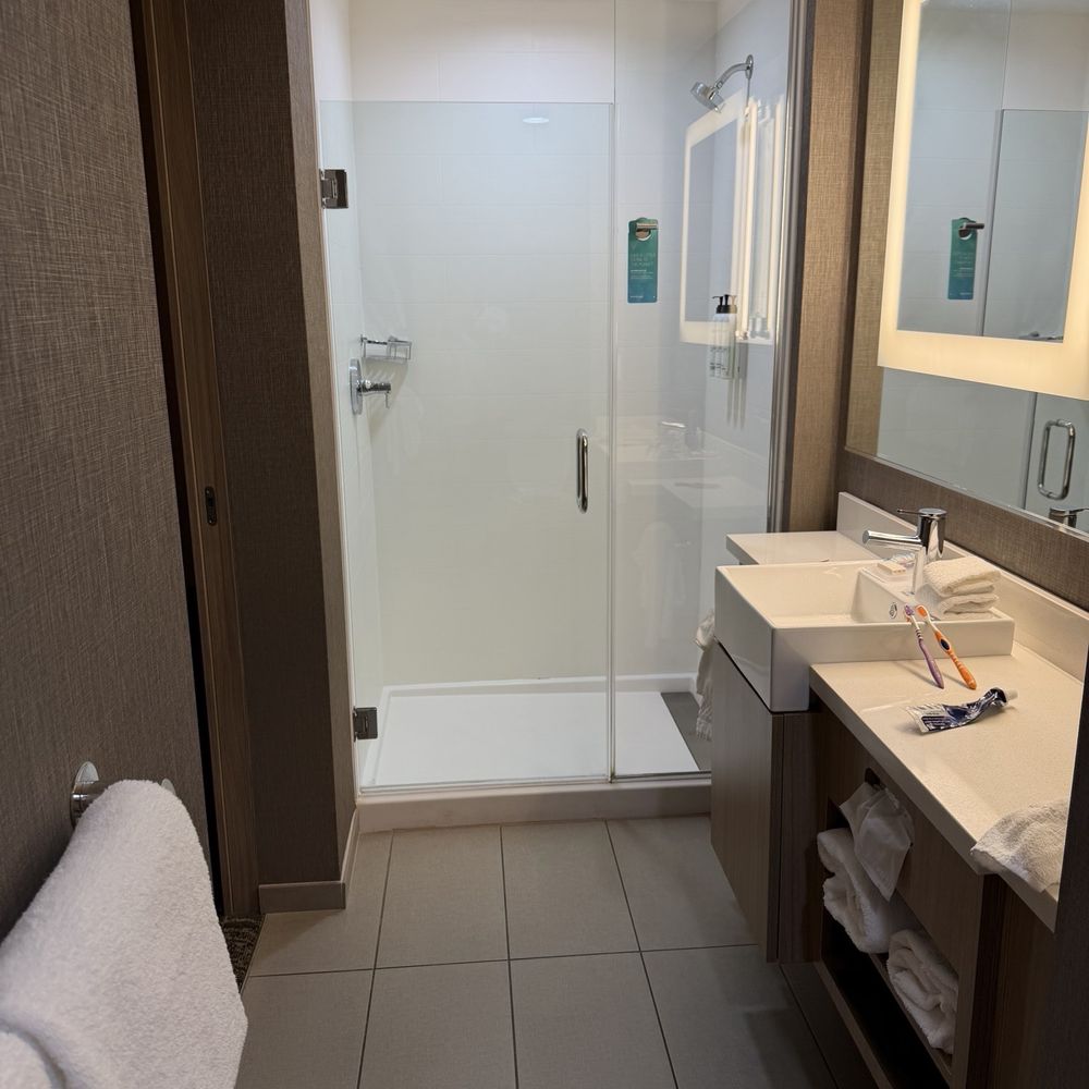 SpringHill Suites by Marriott Franklin Mint - Bathroom - Hotels Near Me - Franklin, Kentucky