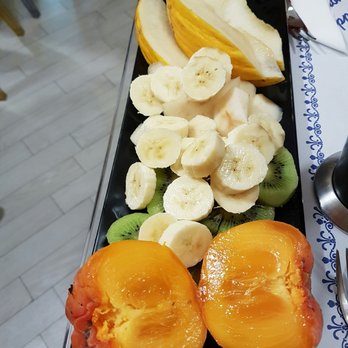 Portadi Castro - Fruit platter with breakfast - Bed & Breakfast Near Me - Palermo, Pennsylvania
