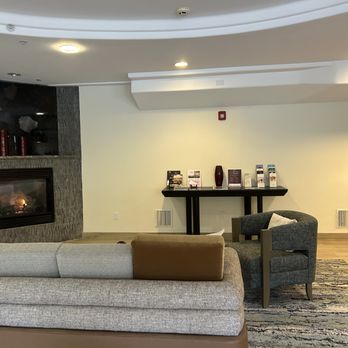 El Colibri Hotel & Spa - Next to wine bar - Hotels Near Me - Cambria, California El Colibri Hotel & Spa - Next to wine bar - Hotels Near Me - Cambria, California
