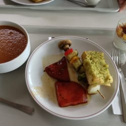 Kaffee Quartier Kantine - Lecker: Gegrillte Wassermelone mit Gemüsespiess und Gazpacho