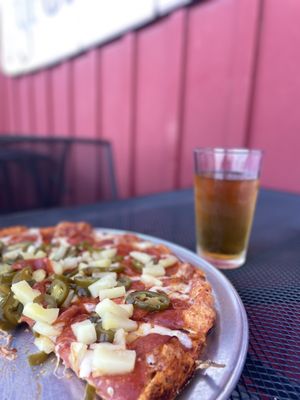 Me-n-Ed's Pizza Parlor by null