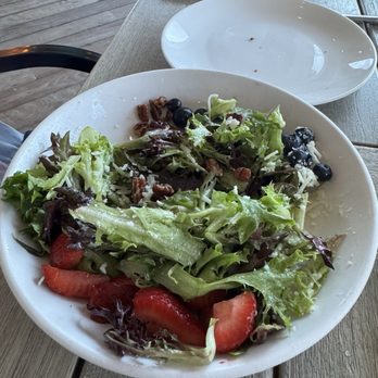 Ocean Lounge - Market Salad - Wine Bars Near Me - Hilton Head Island, South Carolina Ocean Lounge - Market Salad - Wine Bars Near Me - Hilton Head Island, South Carolina