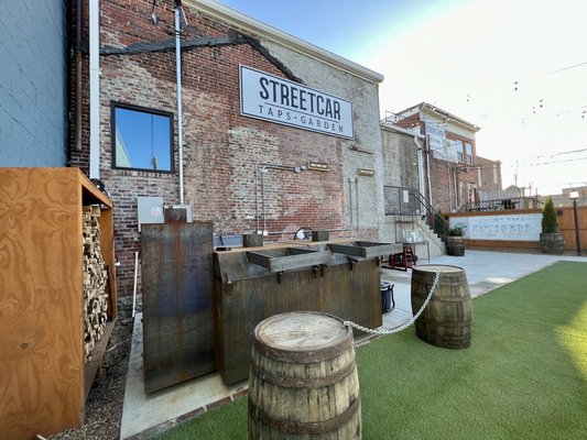 Streetcar Taps & Garden by null
