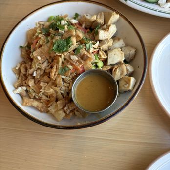Madi - Thai Crunch Salad - Breakfast & Brunch Near Me - San Diego, California Madi - Thai Crunch Salad - Breakfast & Brunch Near Me - San Diego, California