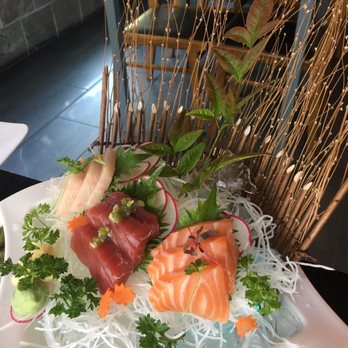 Sushi Mo - $31.00 for nine piece special. Tasty but presentation was goofy. I'd take a lower price and less gimmicks - Sushi Bars Near Me - Vancouver, Washington