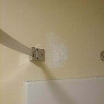 Quality Inn Paradise Creek - Other side of shower - Hotels Near Me - Pullman, Washington