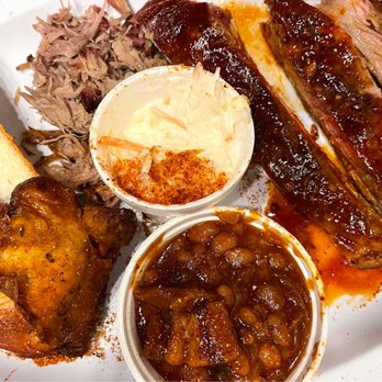 The Pig On Beale - Rib Sampler - Barbeque Near Me - Memphis, Tennessee