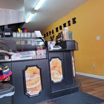 Arepa House - Front counter - Venezuelan Near Me - Harrisburg, Pennsylvania Arepa House - Front counter - Venezuelan Near Me - Harrisburg, Pennsylvania