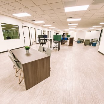 Comuna Coworking Space - Open Desks Area - Shared Office Spaces Near Me - Las Vegas, Nevada Comuna Coworking Space - Open Desks Area - Shared Office Spaces Near Me - Las Vegas, Nevada