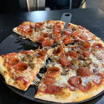 Wild Goat Bistro - Fog Lifter Pizza - Pizza Near Me - Petaluma, California