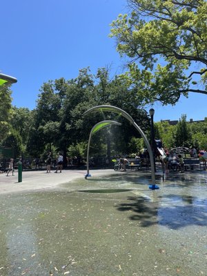 Travers Park by null