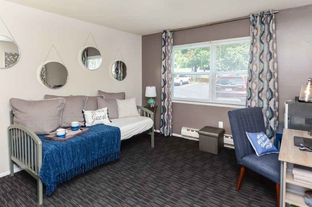 WHITESTONE APARTMENT HOMES Updated October 2024 39 Photos 2647 SW