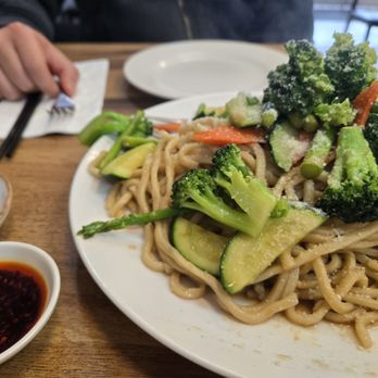 Lin Dumpling - veggie garlic noodles - Noodles Near Me - Sacramento, California