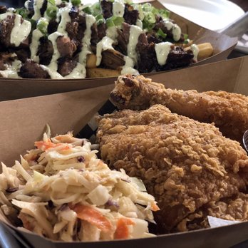 Re-Up BBQ - Fried chicken with coleslaw, chili cheese fries with pulled pork and brisket - Barbeque Near Me - New Westminster, British Columbia