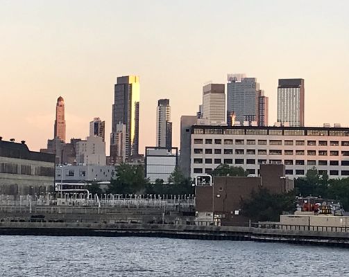 Pier 11 / Wall St. by null