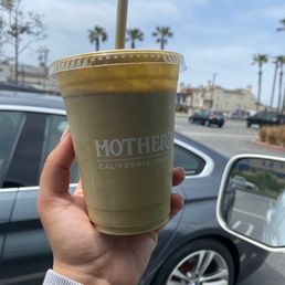 Peanut butter and jelly smoothie with spinach Peanut butter and jelly smoothie with spinach
