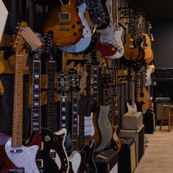 Fort Wayne Guitar Exchange - Our Store