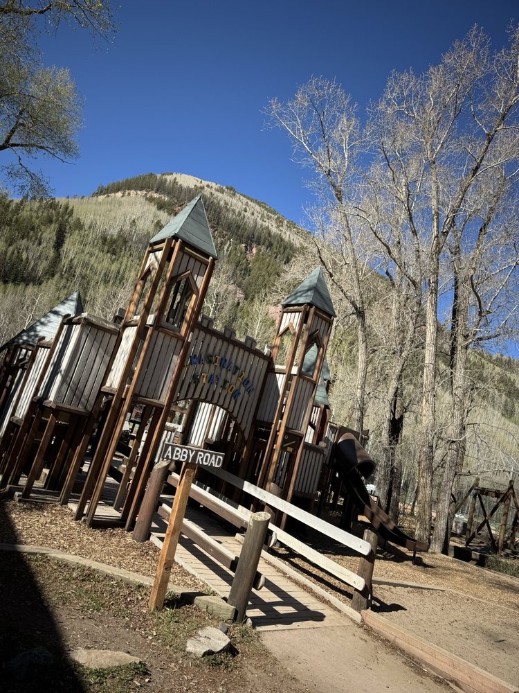 Telluride Town Park Logo