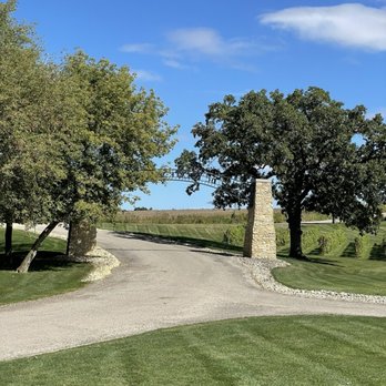 DC Estate Winery - Wedding Planning Near Me - South Beloit, Illinois