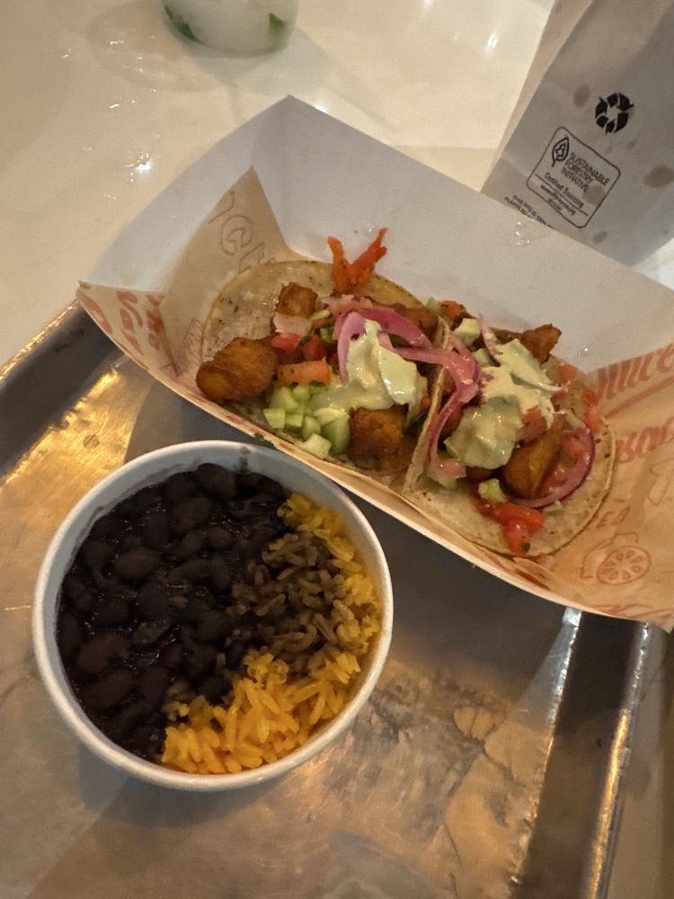 Food from Chido Taco Mercado Style Taqueria