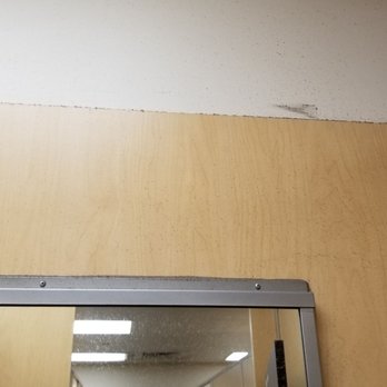 Ross Dress for Less - Dust in dressing rooms - Department Stores Near Me - Miami, Florida