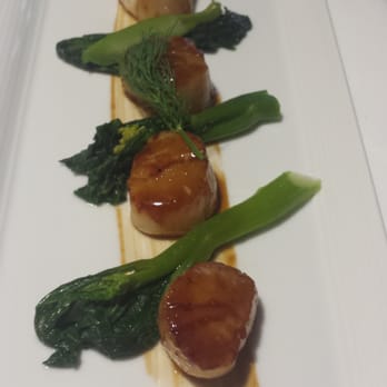 The Post Hotel Dining Room - Scallops Appetizer. Very Yummy - Canadian (New) Near Me - Lake Louise, Alberta