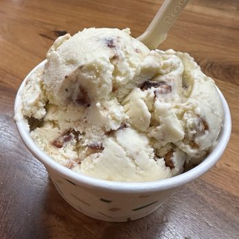 LICK - Lemon Curd Ginger Snap - Ice Cream & Frozen Yogurt Near Me - Indianapolis, Indiana