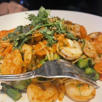 Yard House - Sesame Shrimp Noodles - Bars Near Me - East Rutherford, New Jersey Yard House - Sesame Shrimp Noodles - Bars Near Me - East Rutherford, New Jersey