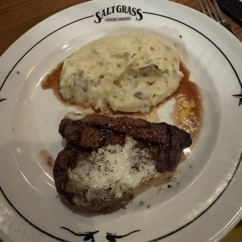 Saltgrass Steak House - 9 oz. Filet and Mashed Potatoes - Steakhouses Near Me - Pearland, Texas Saltgrass Steak House - 9 oz. Filet and Mashed Potatoes - Steakhouses Near Me - Pearland, Texas