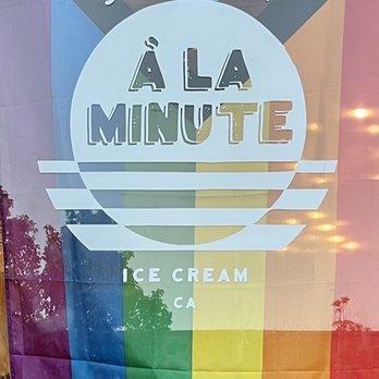 à la minute - Front window - Ice Cream & Frozen Yogurt Near Me - Redlands, California à la minute - Front window - Ice Cream & Frozen Yogurt Near Me - Redlands, California