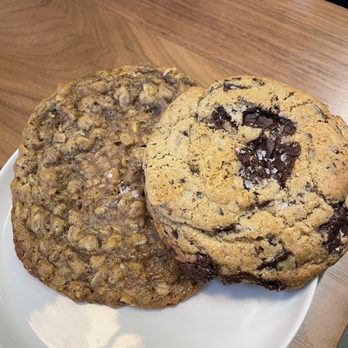 Little Jaye - Brown butter Heath and chocolate & cocoa nib cookies - Bakeries Near Me - Seattle, Washington Little Jaye - Brown butter Heath and chocolate & cocoa nib cookies - Bakeries Near Me - Seattle, Washington